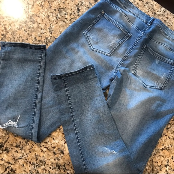 ▪️DESIGN LAB Distressed Jeans - Picture 13 of 13